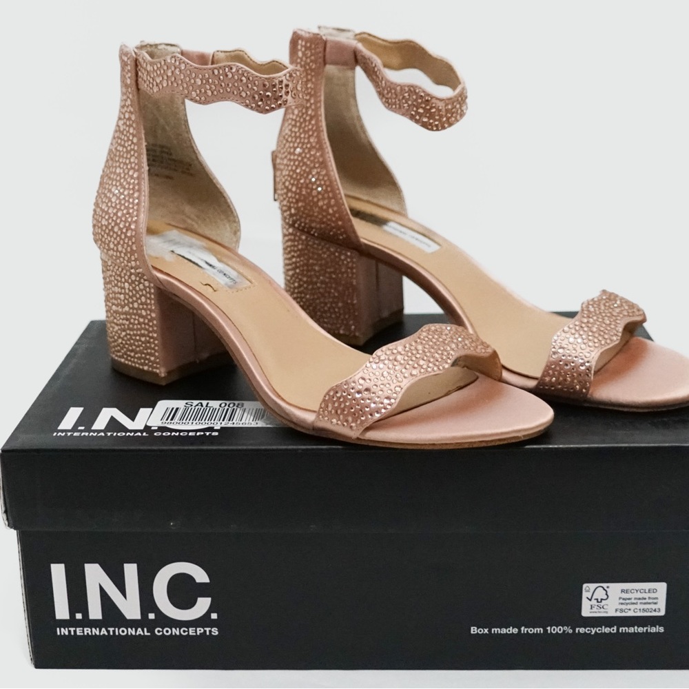 I.N.C. Hadwin Scallop Block Heel Sandal Size 6.5